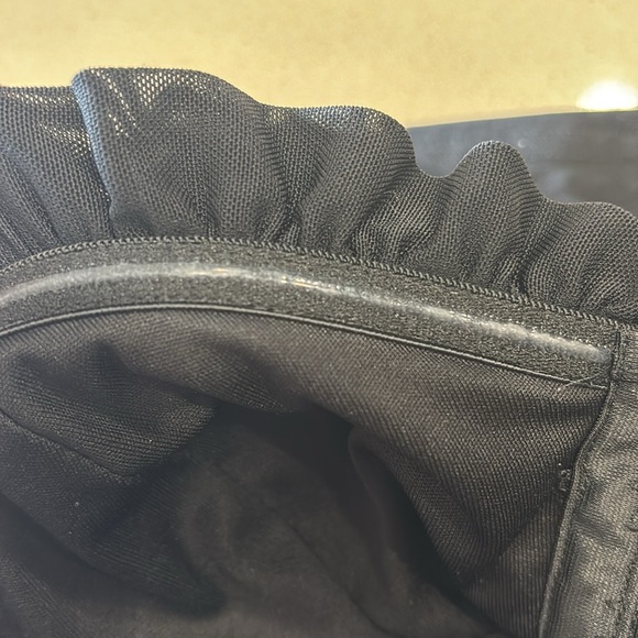 Hooked In Ruched Crop Top - Picture 5 of 6